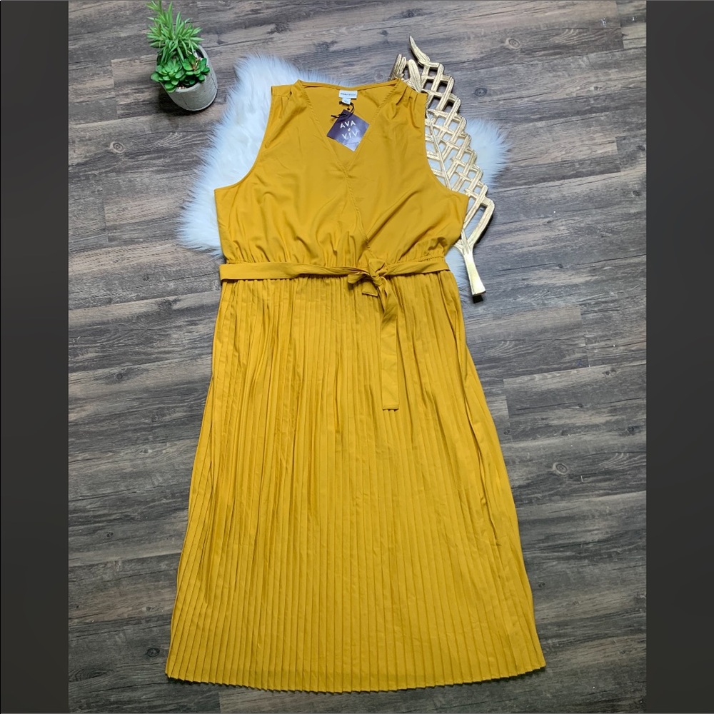 Ava & Viv Pleated Maxi Dress
